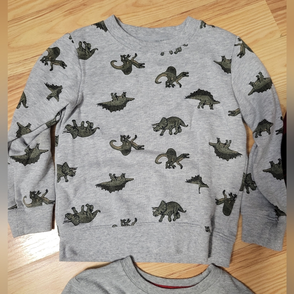 4T long sleeves - Picture 2 of 7
